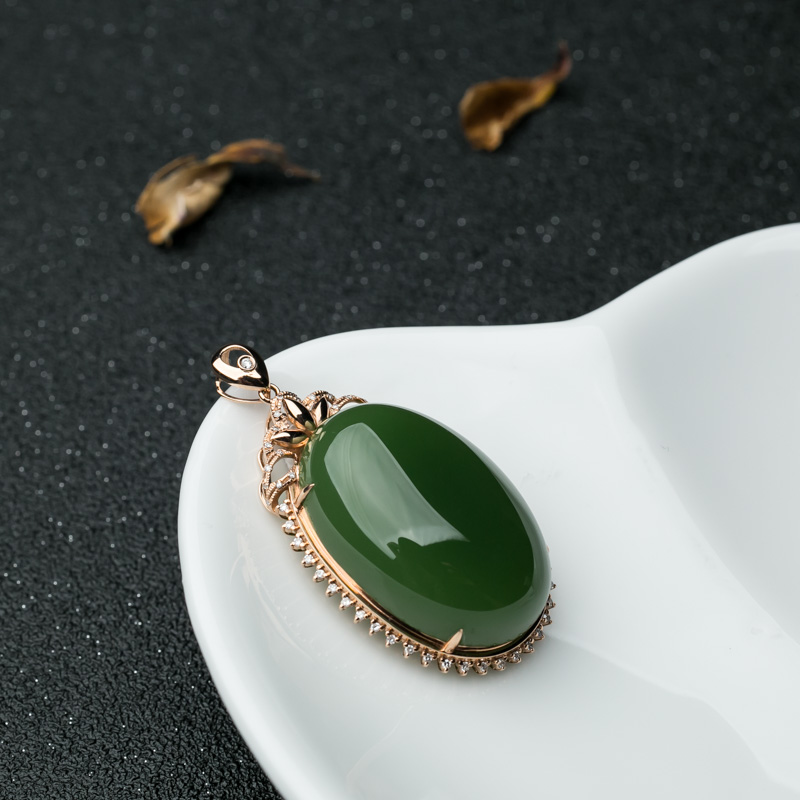 金镶钻山料和田碧蛋面形吊坠-红掌柜