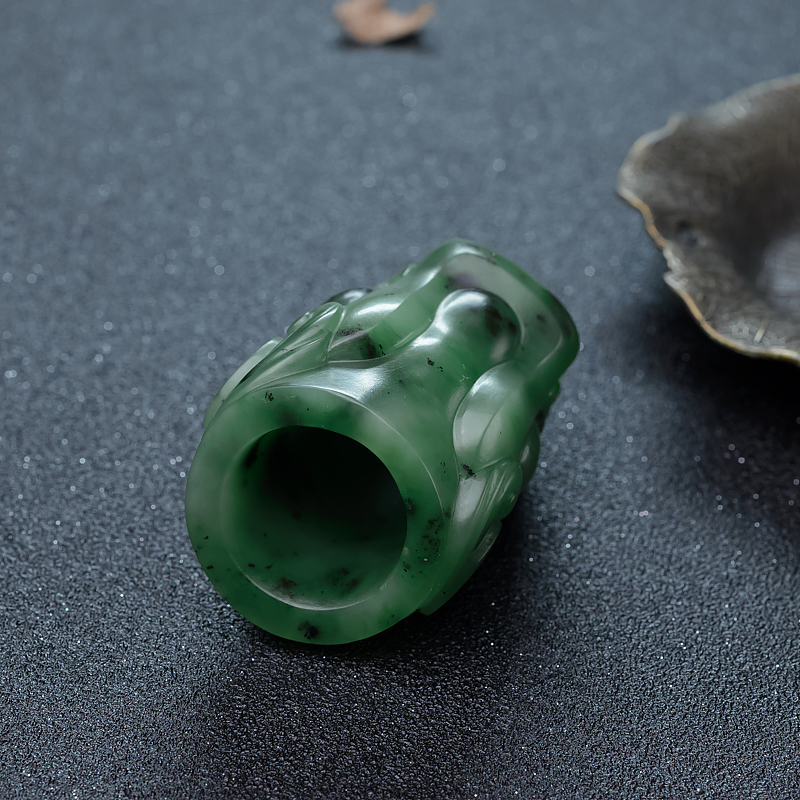 和田玉龙头扳指-红掌柜