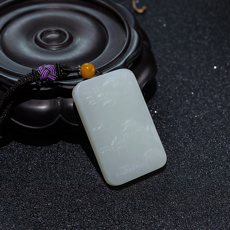 俄罗斯山料和田青白玉龙牌吊坠-红掌柜