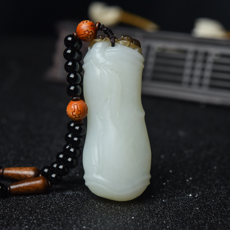 天然山料俏色和田玉竹节手把件-红掌柜