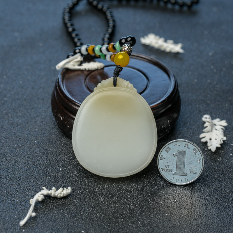 俄罗斯天然和田玉平安无事牌吊坠-红掌柜