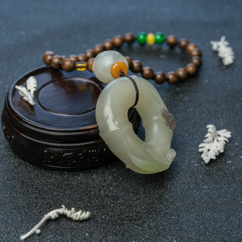 山料和田玉祝福手把件-红掌柜