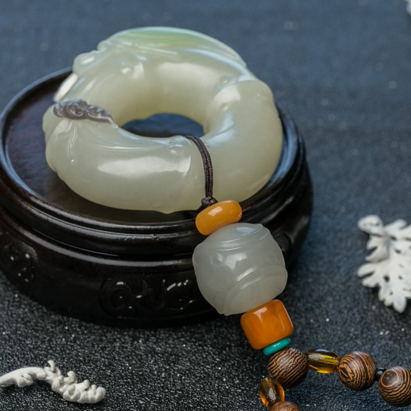 青海和田玉祝福手把件-红掌柜