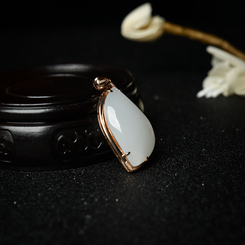 金镶钻山料和田白玉随形吊坠-红掌柜