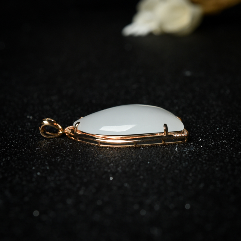 青海山料和田白玉随形吊坠-红掌柜