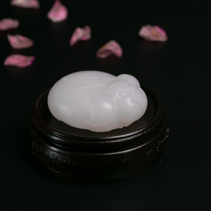 和田白玉招财猪手把件-红掌柜