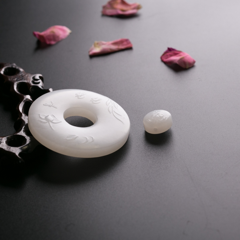 和田玉平安扣吊坠-红掌柜