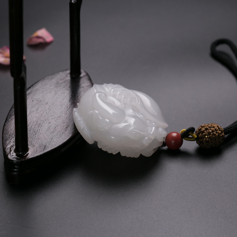 和田玉貔貅手把件-红掌柜