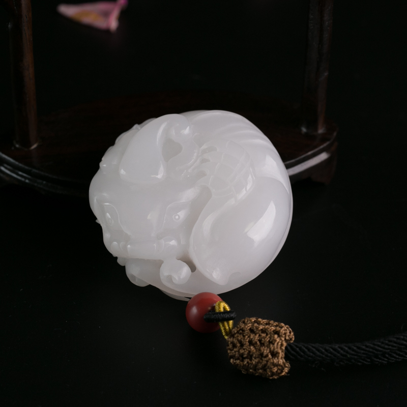 青海天然和田玉貔貅手把件-红掌柜