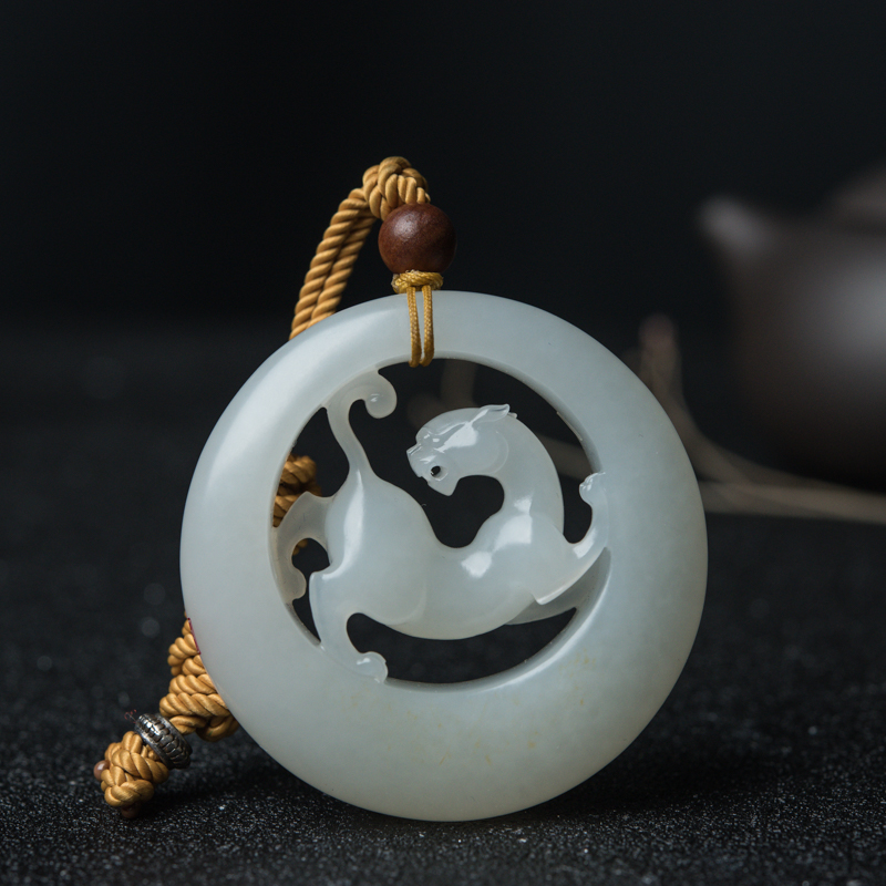 籽料和田白玉貔貅吊坠-红掌柜