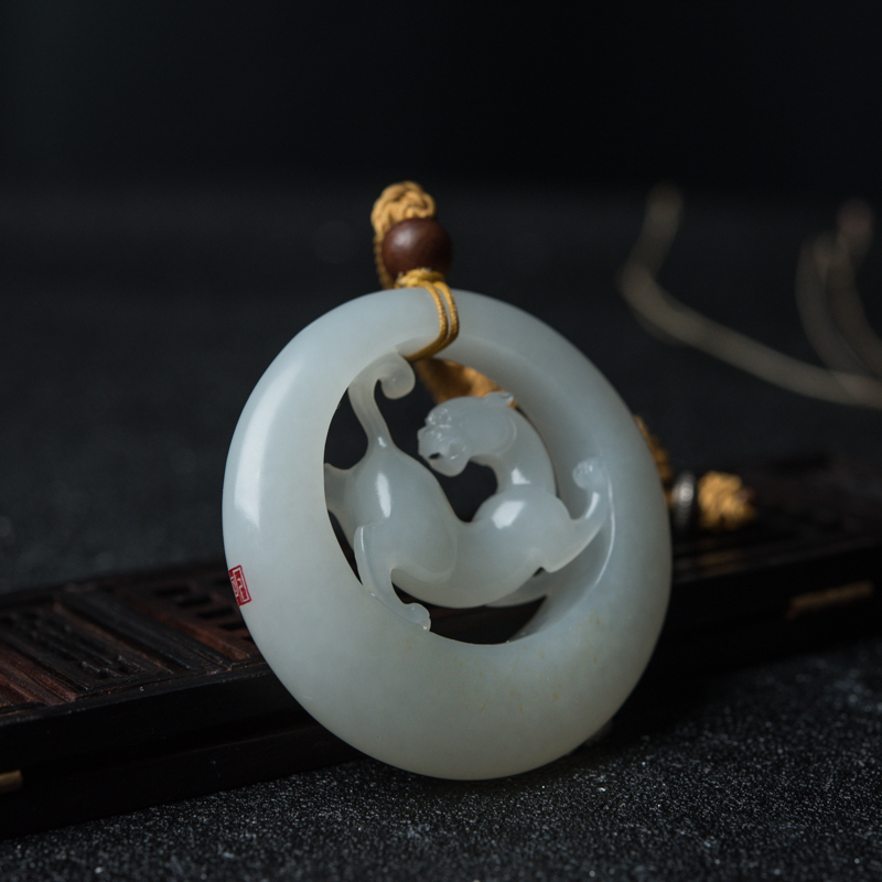 和田白玉貔貅吊坠-红掌柜