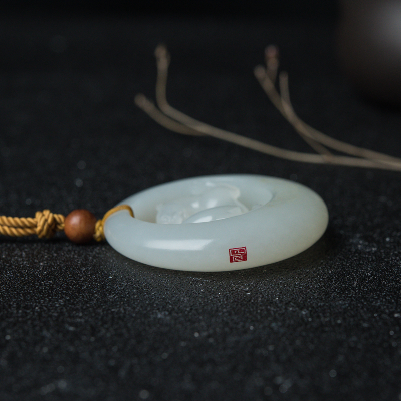 天然和田玉貔貅吊坠-红掌柜