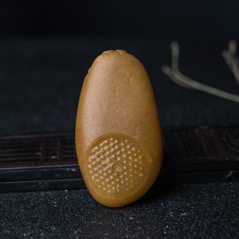 籽料和田玉吊坠-红掌柜