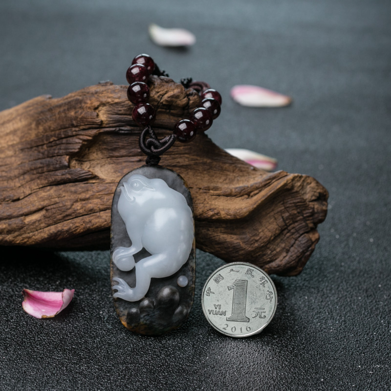 俄罗斯天然和田玉三脚金蟾吊坠-红掌柜