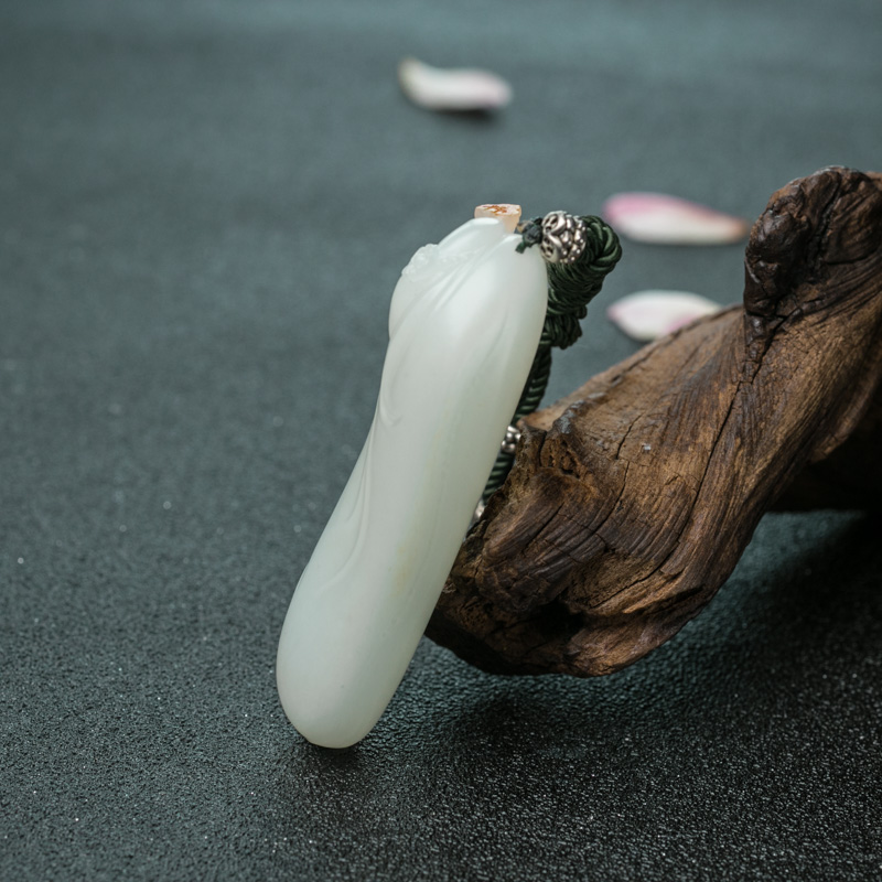 山料和田玉美女吊坠-红掌柜