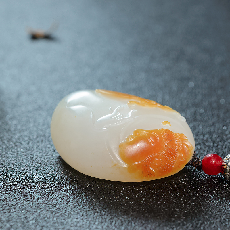 山料俏色和田玉观音-红掌柜