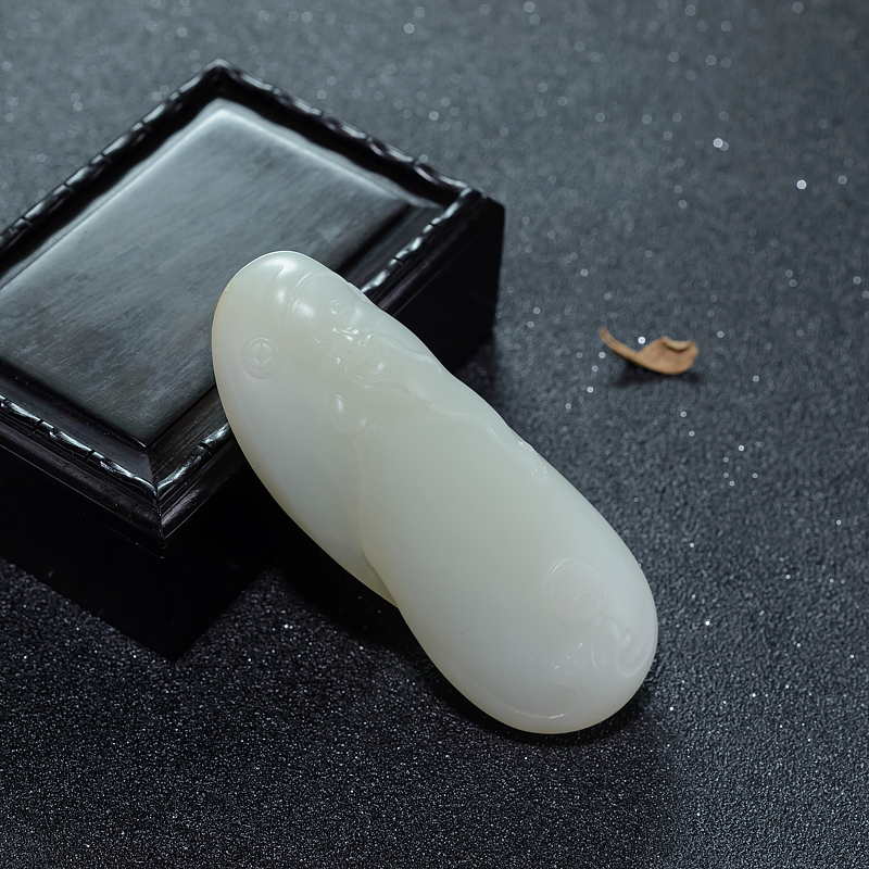 天然和田白玉财神手把件-红掌柜