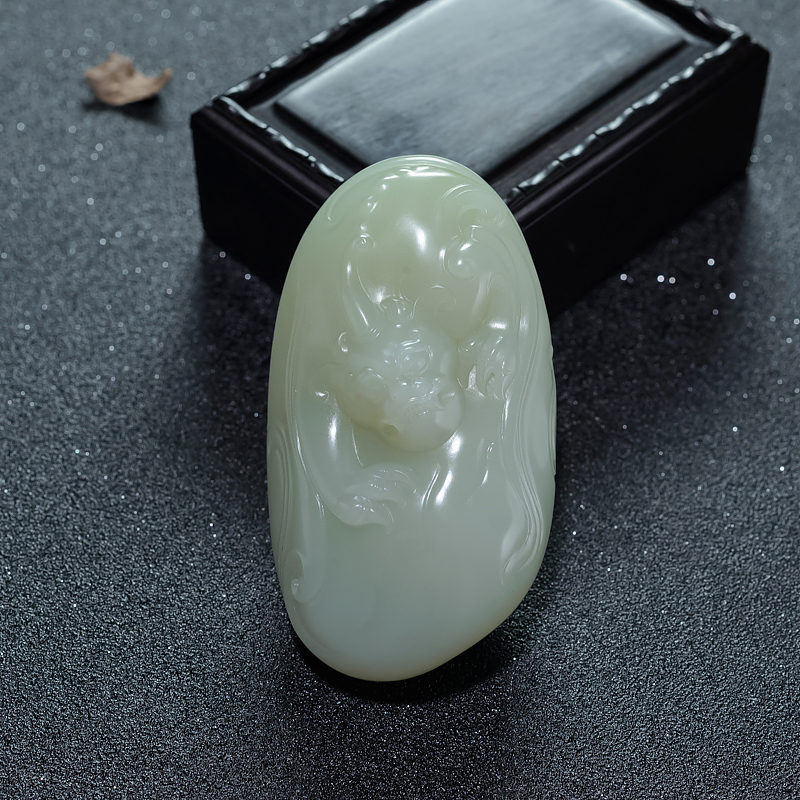 天然山料和田青白玉貔貅手把件-红掌柜