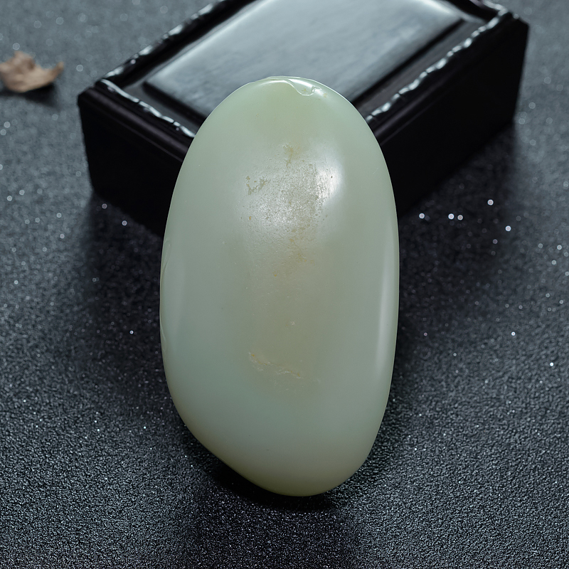 天然山料和田玉貔貅手把件-红掌柜