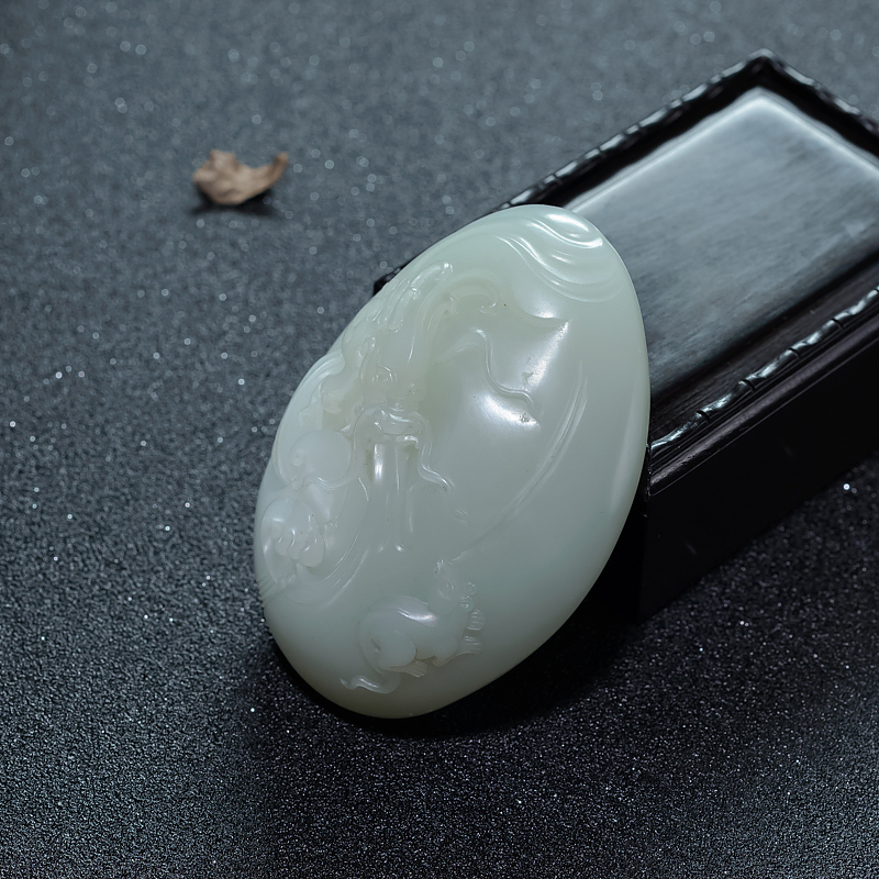 山料和田青白玉龙手把件-红掌柜