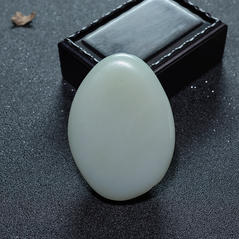 天然山料和田玉龙手把件-红掌柜