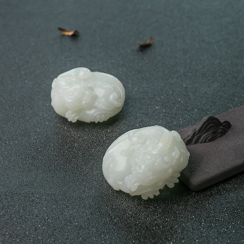 山料和田白玉貔貅吊坠-红掌柜