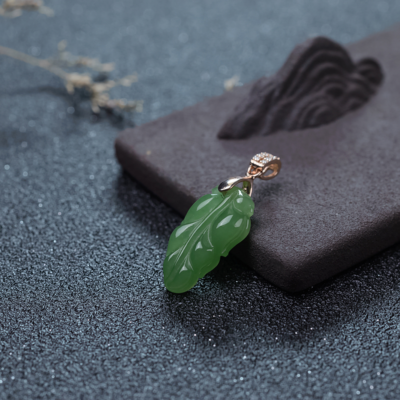 俄料天然山料和田碧玉叶子吊坠-红掌柜