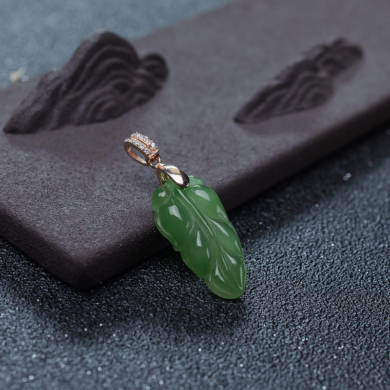 18K天然山料和田碧玉叶子吊坠-红掌柜