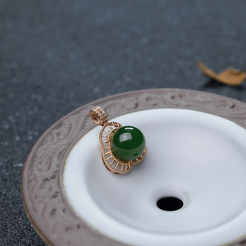 18K山料和田碧玉吊坠-红掌柜