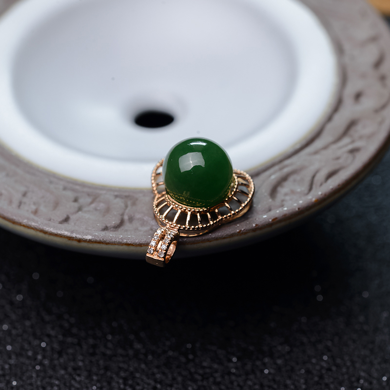 和田碧玉吊坠-红掌柜