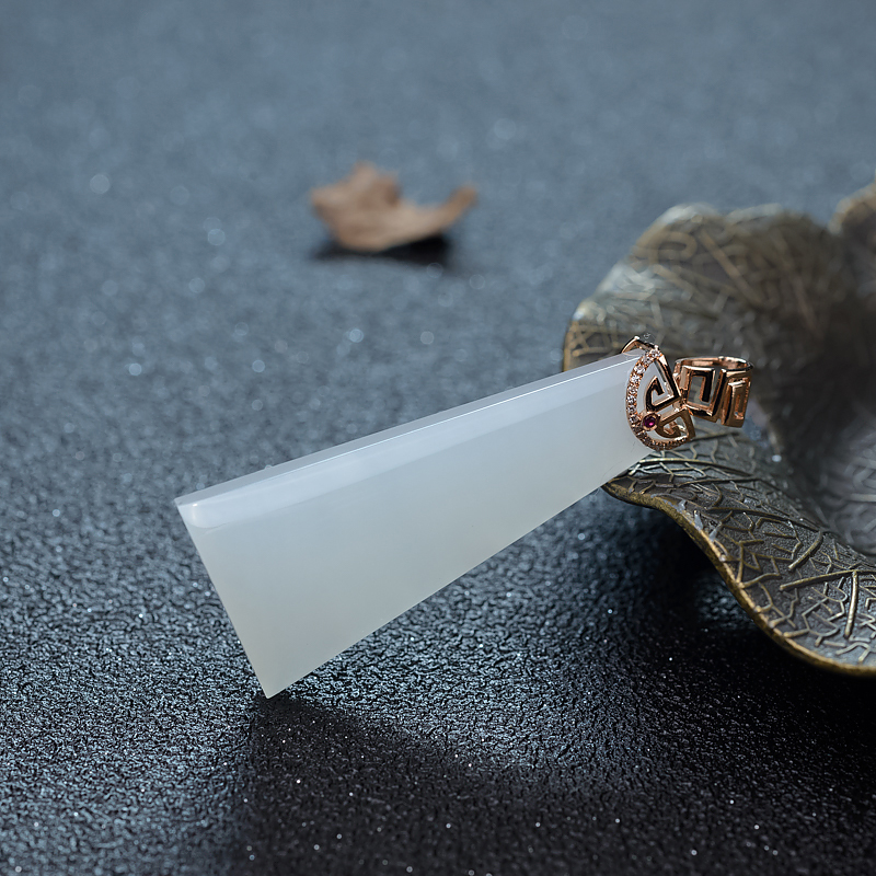 天然山料和田白玉随形吊坠-红掌柜