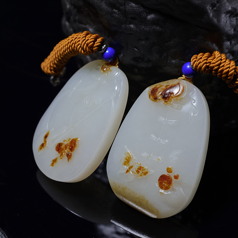 俏色和田玉福在眼前吊坠-红掌柜