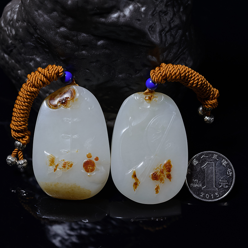 俏色和田玉吊坠-红掌柜