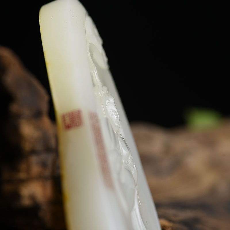 籽料俏色和田玉嫦娥奔月挂件-红掌柜