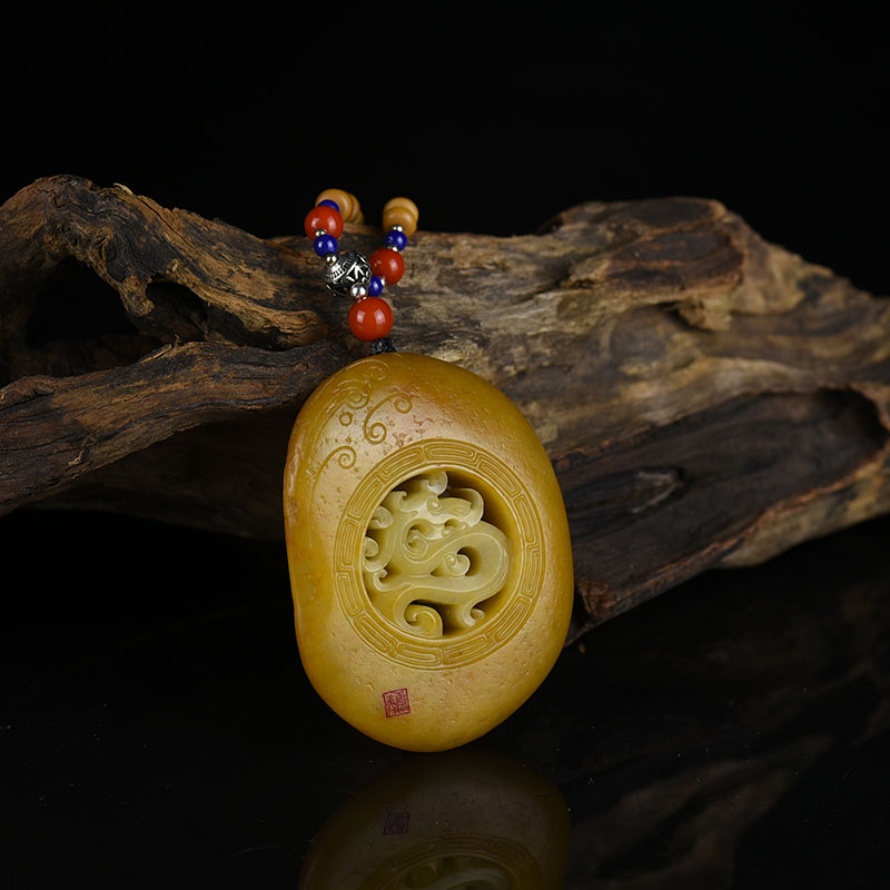 俏色和田玉辰龙吊坠-红掌柜