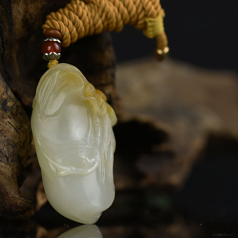天然籽料俏色和田玉节节高升吊坠-红掌柜