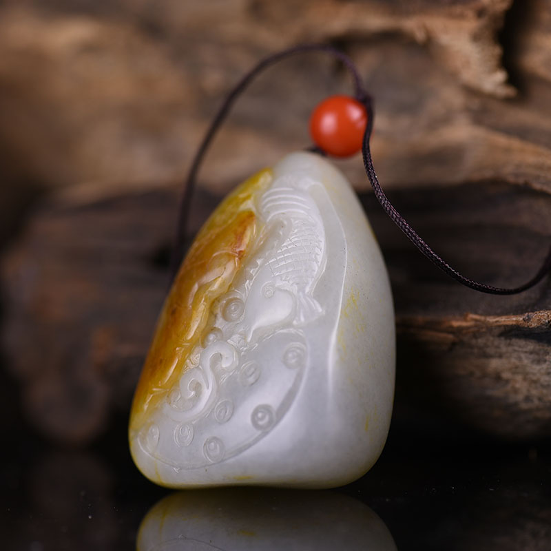 天然俏色和田连年有余吊坠-红掌柜