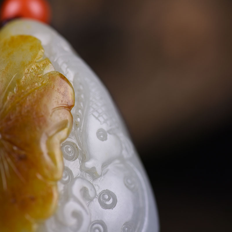 天然籽料俏色和田连年有余吊坠-红掌柜