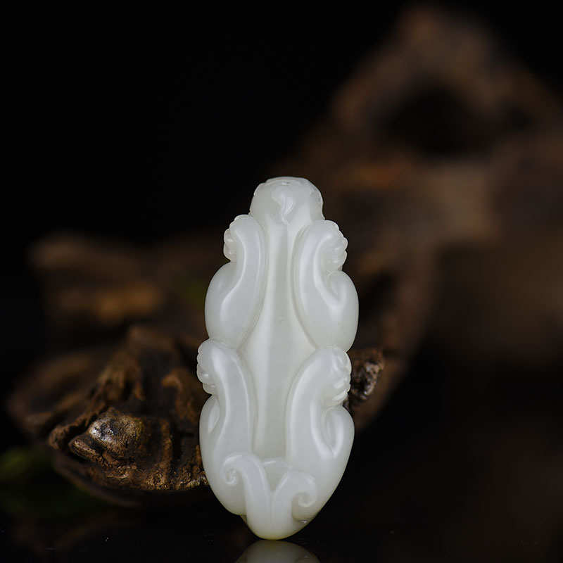 籽料俏色和田玉貔貅吊坠-红掌柜