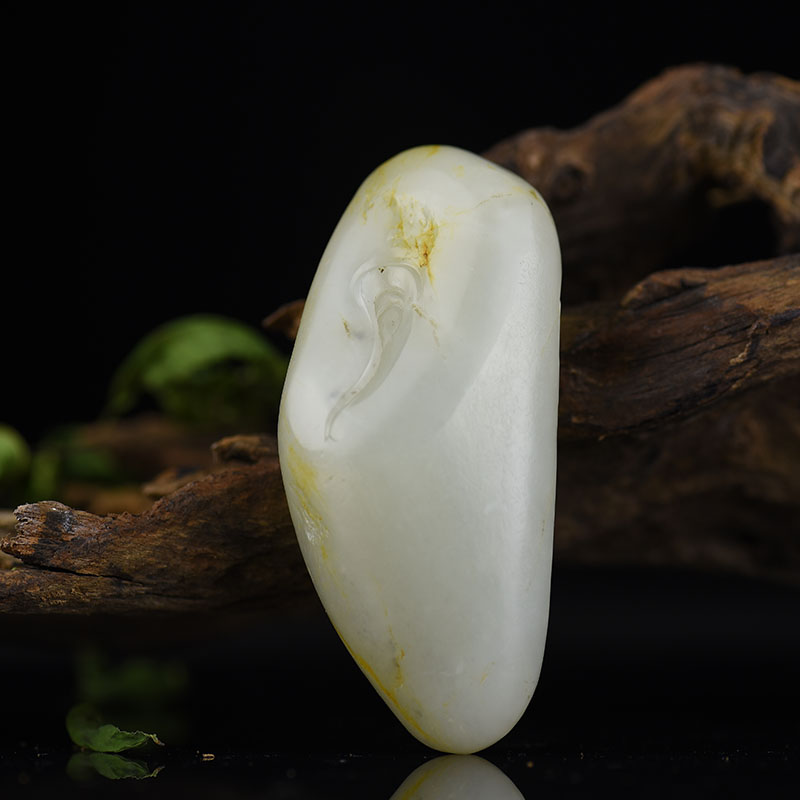 新疆天然俏色和田玉关公手把件-红掌柜