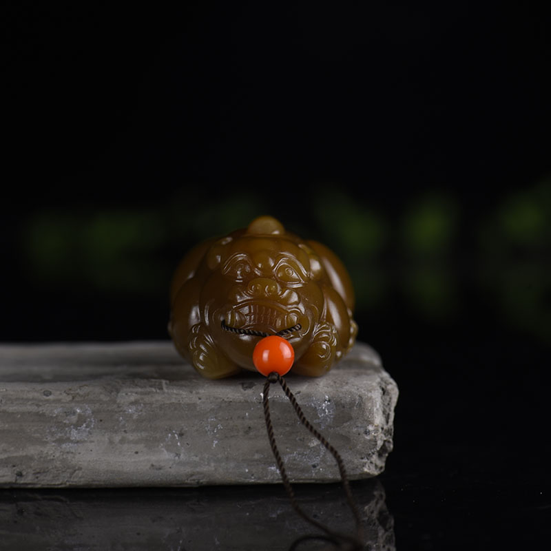 新疆天然山料和田糖玉吊坠-红掌柜