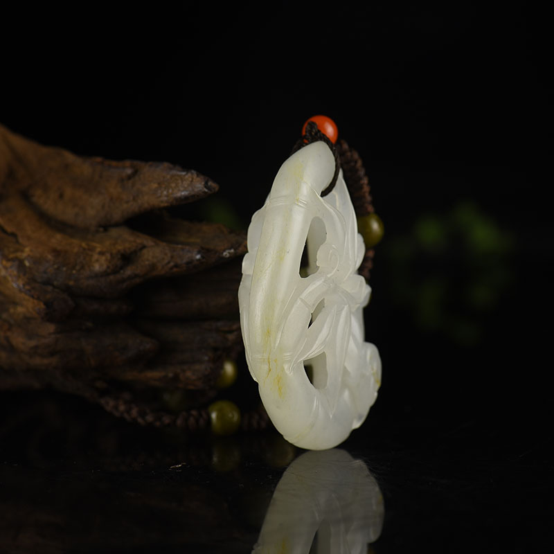 新疆天然籽料和田白玉吊坠-红掌柜