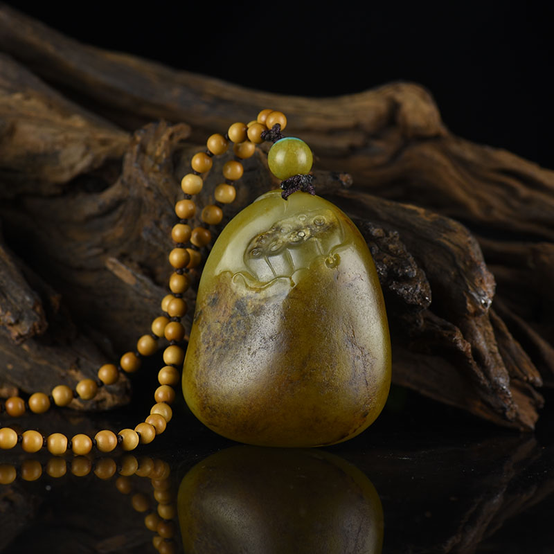 和田青白玉吊坠-红掌柜