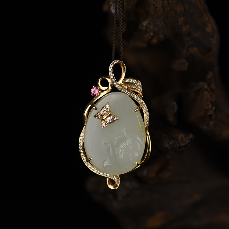 18k金镶钻籽料和田白玉蝶恋花吊坠-红掌柜