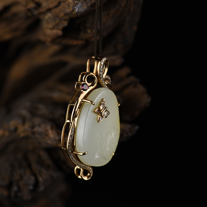 籽料和田白玉蝶恋花吊坠-红掌柜