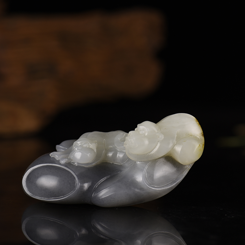 籽料和田青花一夜封侯摆件-红掌柜