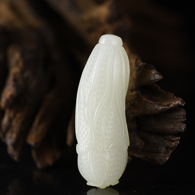 新疆天然籽料和田白玉吊坠-红掌柜