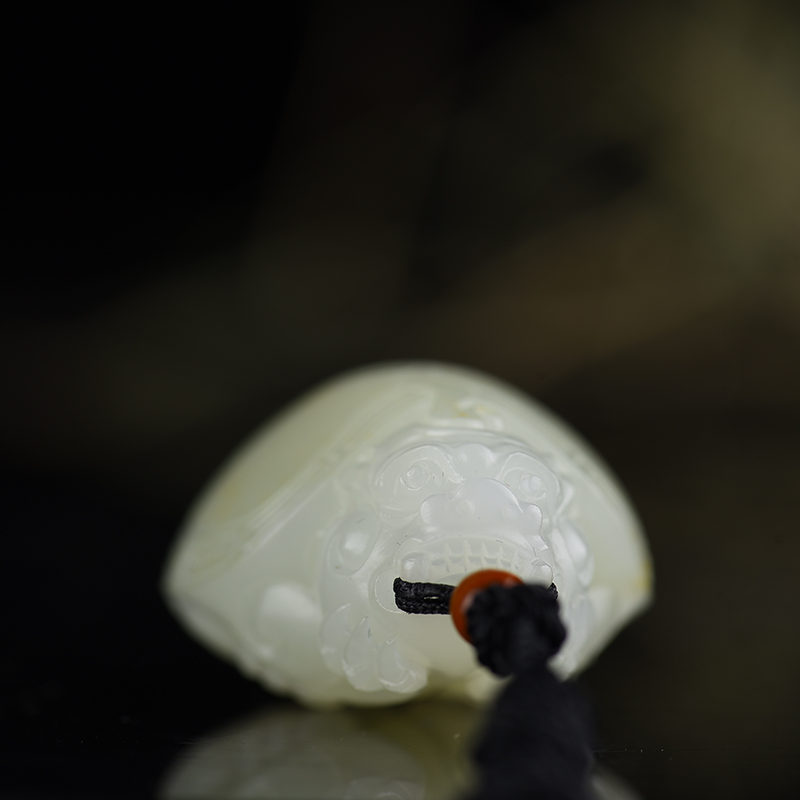 籽料和田白玉荣归挂件-红掌柜