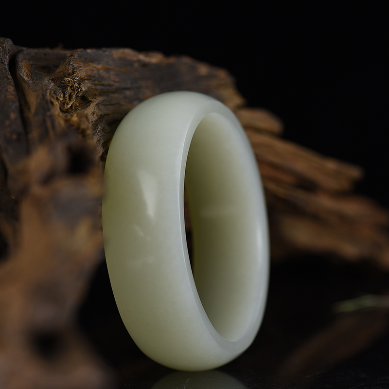 天然籽料和田白玉手镯-红掌柜