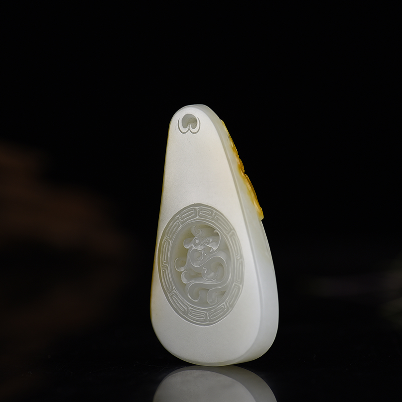 新疆籽料和田白玉龙行天下吊坠-红掌柜